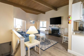 3BR Resort-View Condo with Private BBQ & Parking